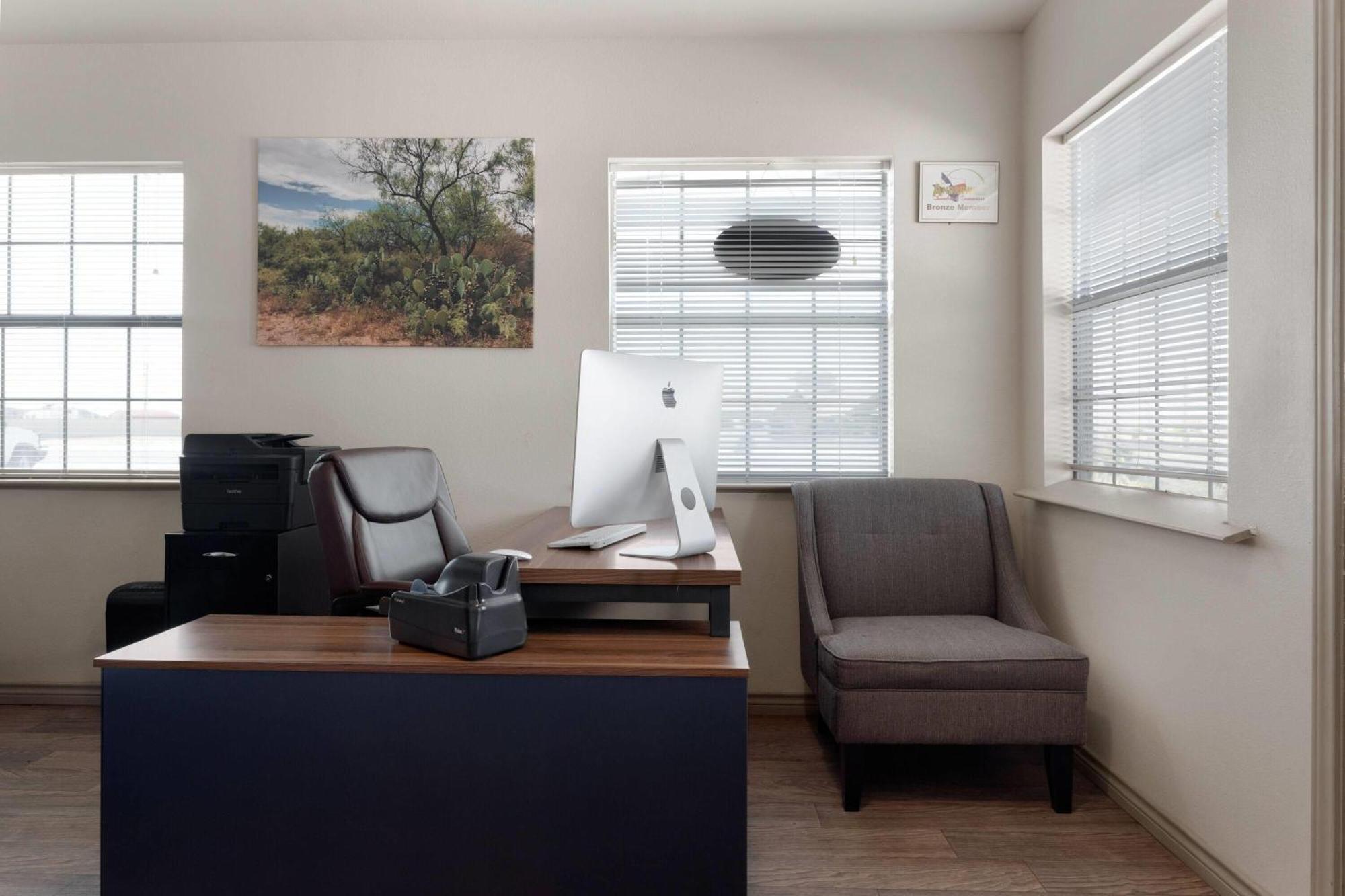Eagle'S Den Suites Andrews A Travelodge By Wyndham Extérieur photo