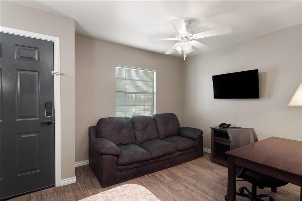 Eagle'S Den Suites Andrews A Travelodge By Wyndham Chambre photo